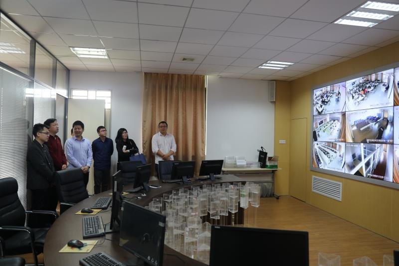 参观监控室